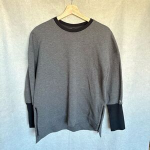 COREIO Gray Knit Pullover Sweater Size M
